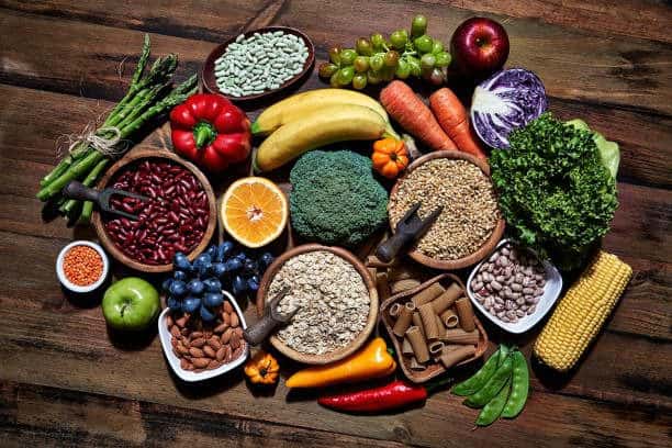 Plant-based foods rich in fiber, protein, and healthy fats for satisfying meals